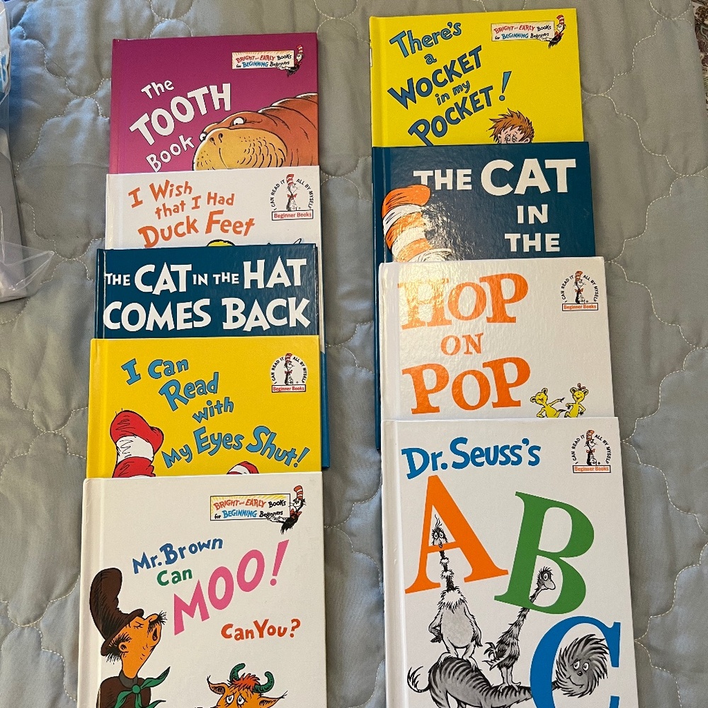 NWOT - Set of 9 Dr. Seuss Books